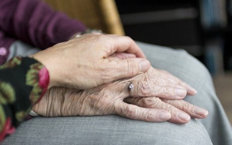hands-2906458_640